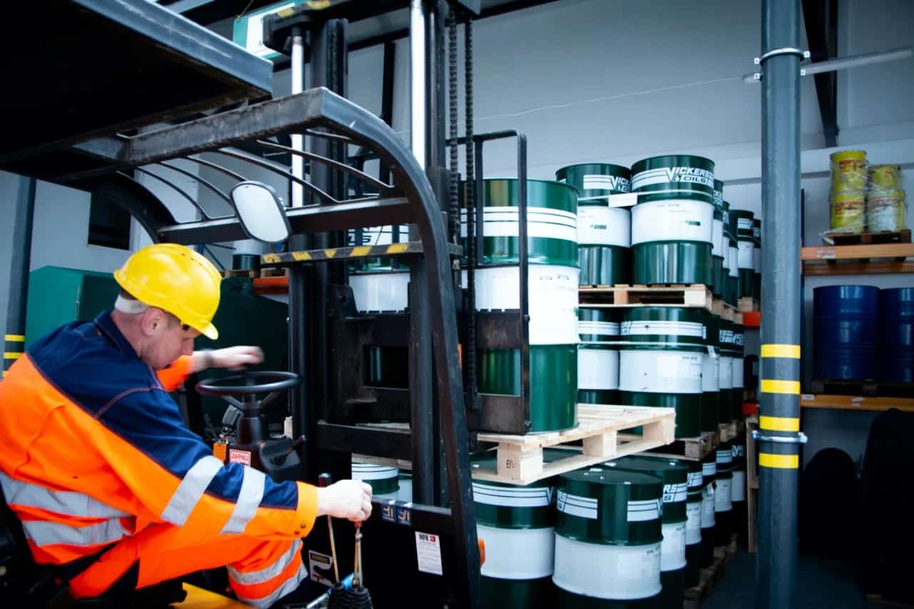 Kontrola materiałów składowanych w magazynie TC Kolor i MERITUM